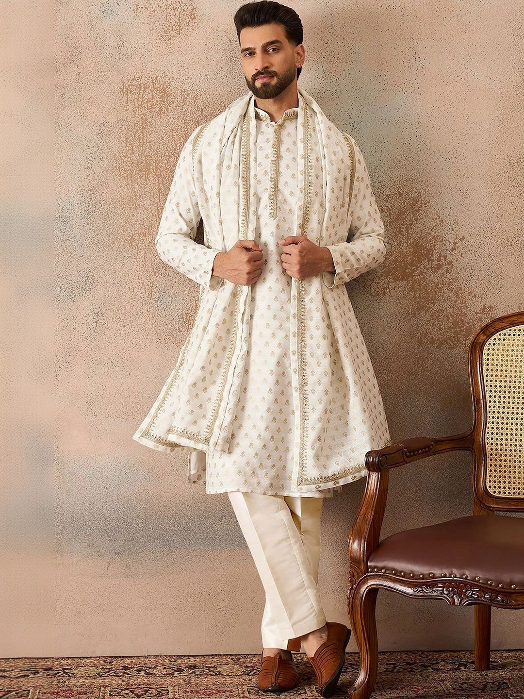 House of Pataudi Men Ethnic Motifs Thread Work Jacquard Chanderi Silk Anarkali Kurta-picture-11
