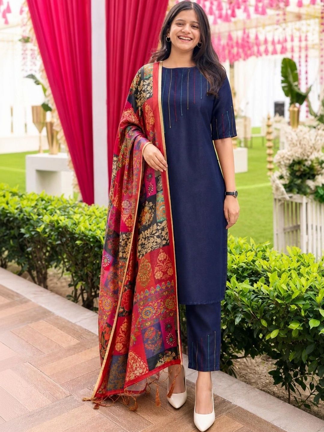 KALINI Ethnic Motifs Woven Design Dupatta with Zari-picture-47