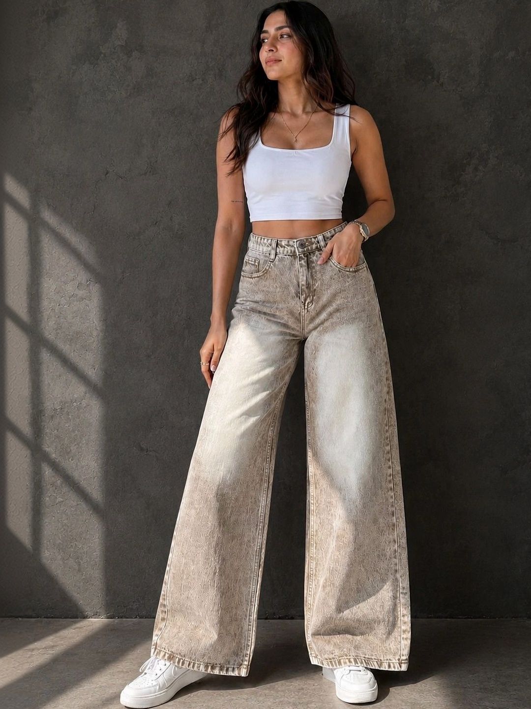 Line out line Women Wide Leg Mid-Rise Light Fade Jeans-picture-20