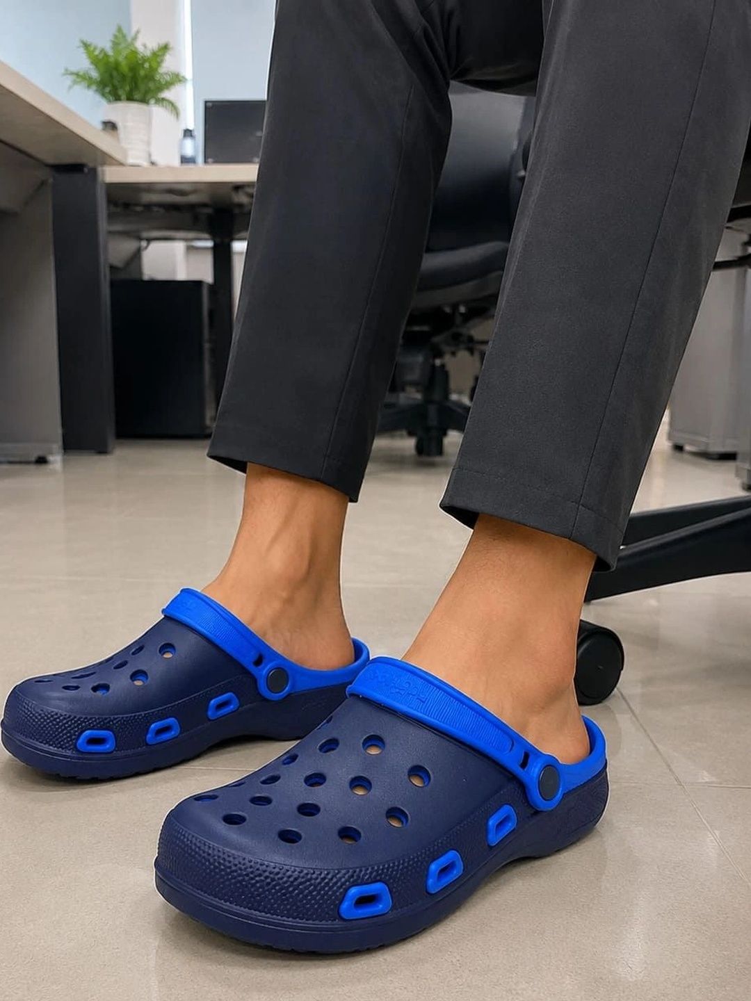 NEW ORANIE Men Colourblocked Clogs-picture-52