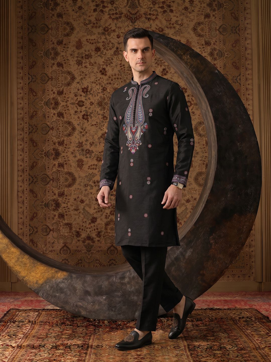 House of Pataudi Embroidered Jashn Kurta and Trousers-picture-14