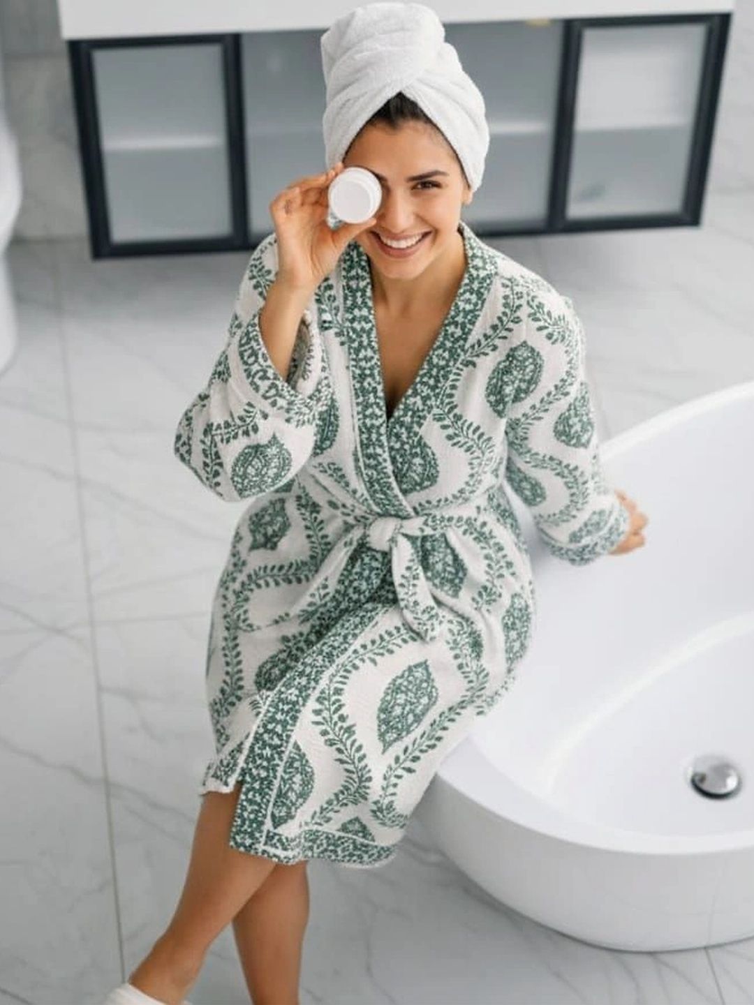 CHICERY Printed Knee Length Bath Robe & Wraps-picture-6