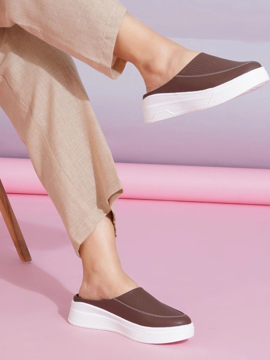 SELFIEE Women Textured PU Mules-picture-31