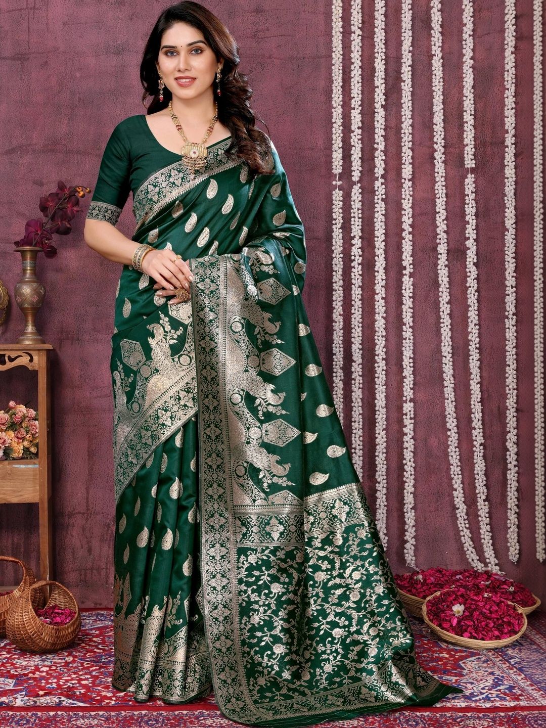 Sangria Woven Design Zari Silk Blend Banarasi Saree-image-30