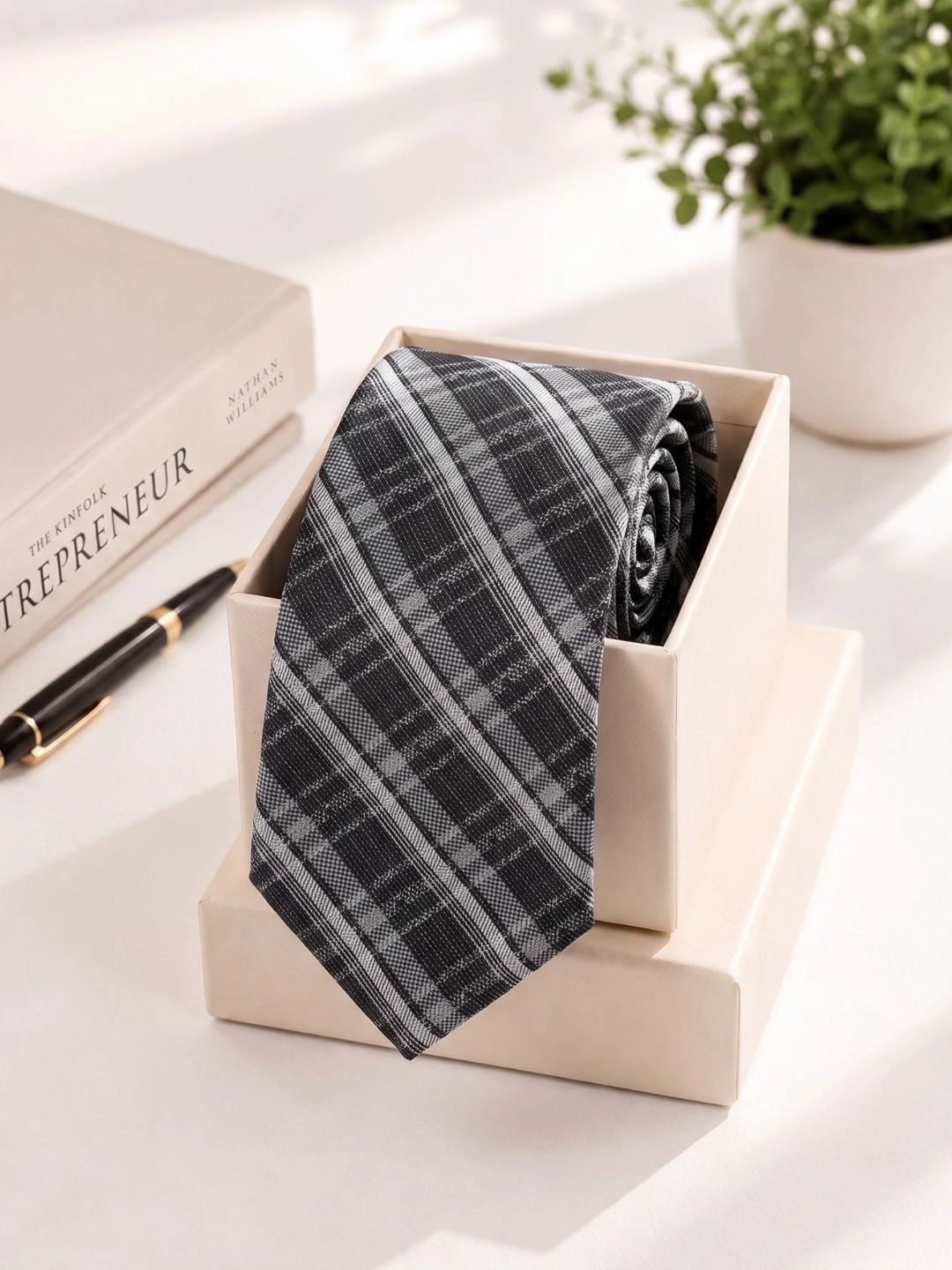 Tie Benon Men Checked Broad Tie-picture-17