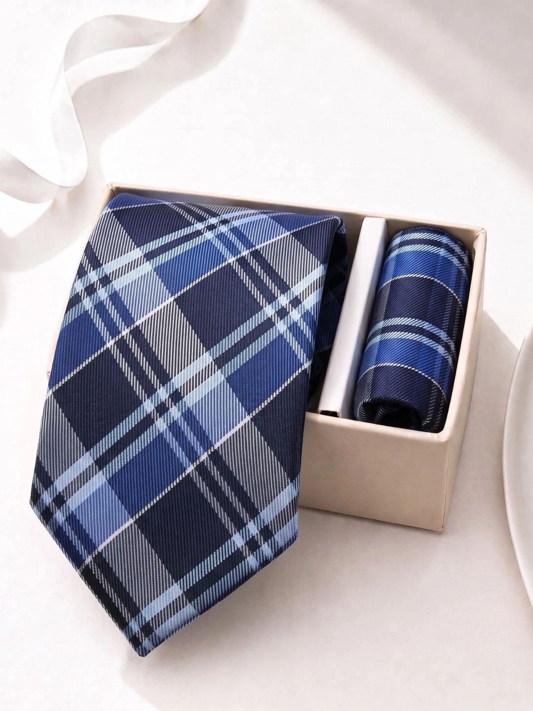 Tie Benon Men Checked Broad Tie-picture-28