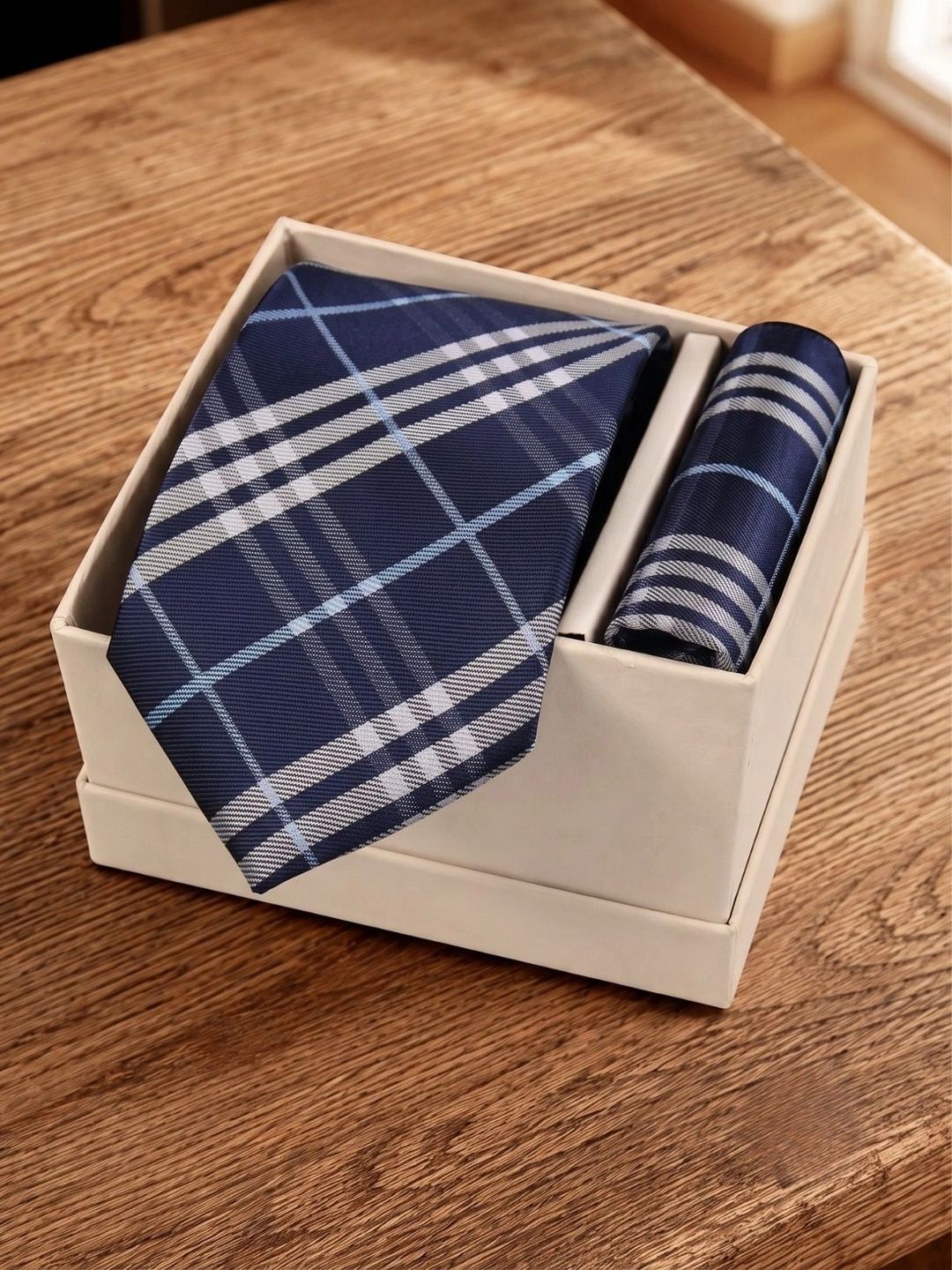 Tie Benon Men Checked Broad Tie-picture-29