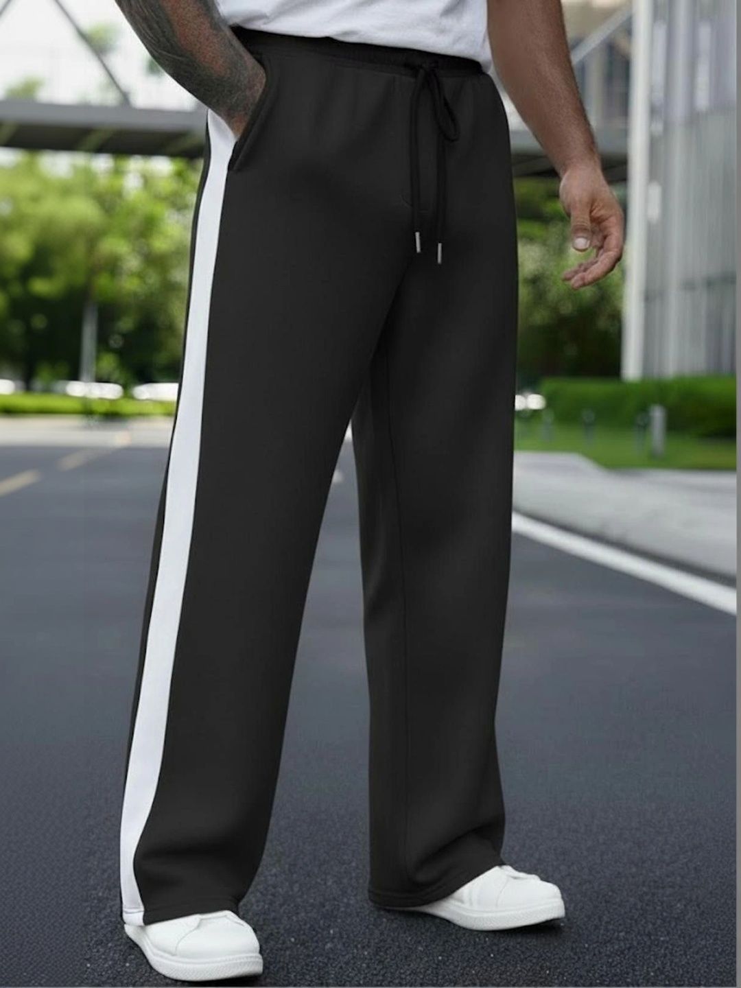 Daphne Maurier Men Regular Fit Colourblocked Training Track Pants-picture-37
