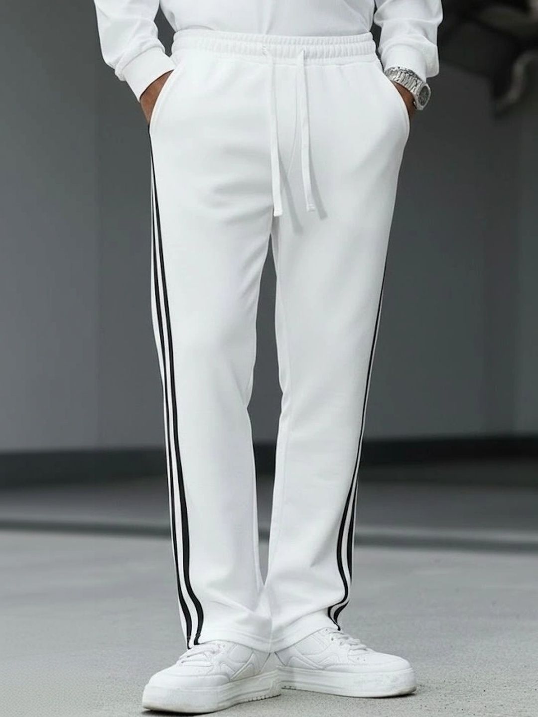 Daphne Maurier Men Regular Fit Colourblocked Training Track Pants-picture-25