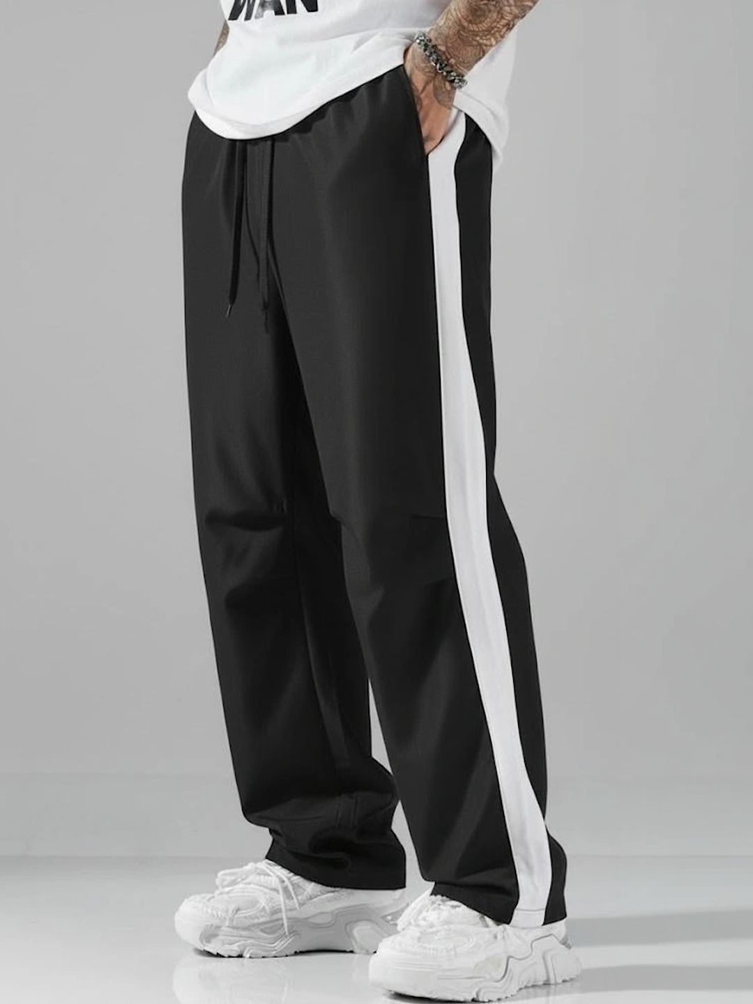 Daphne Maurier Men Regular Fit Colourblocked Training Track Pants-picture-38