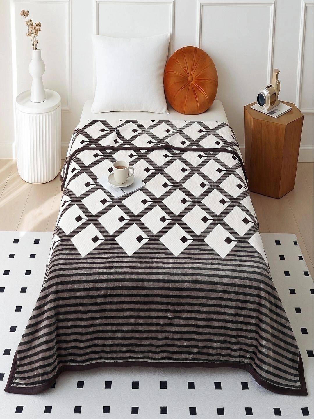Threadwear Coffee Brown & White Geometric Woollen Heavy Winter 350 GSM Blanket-image-28