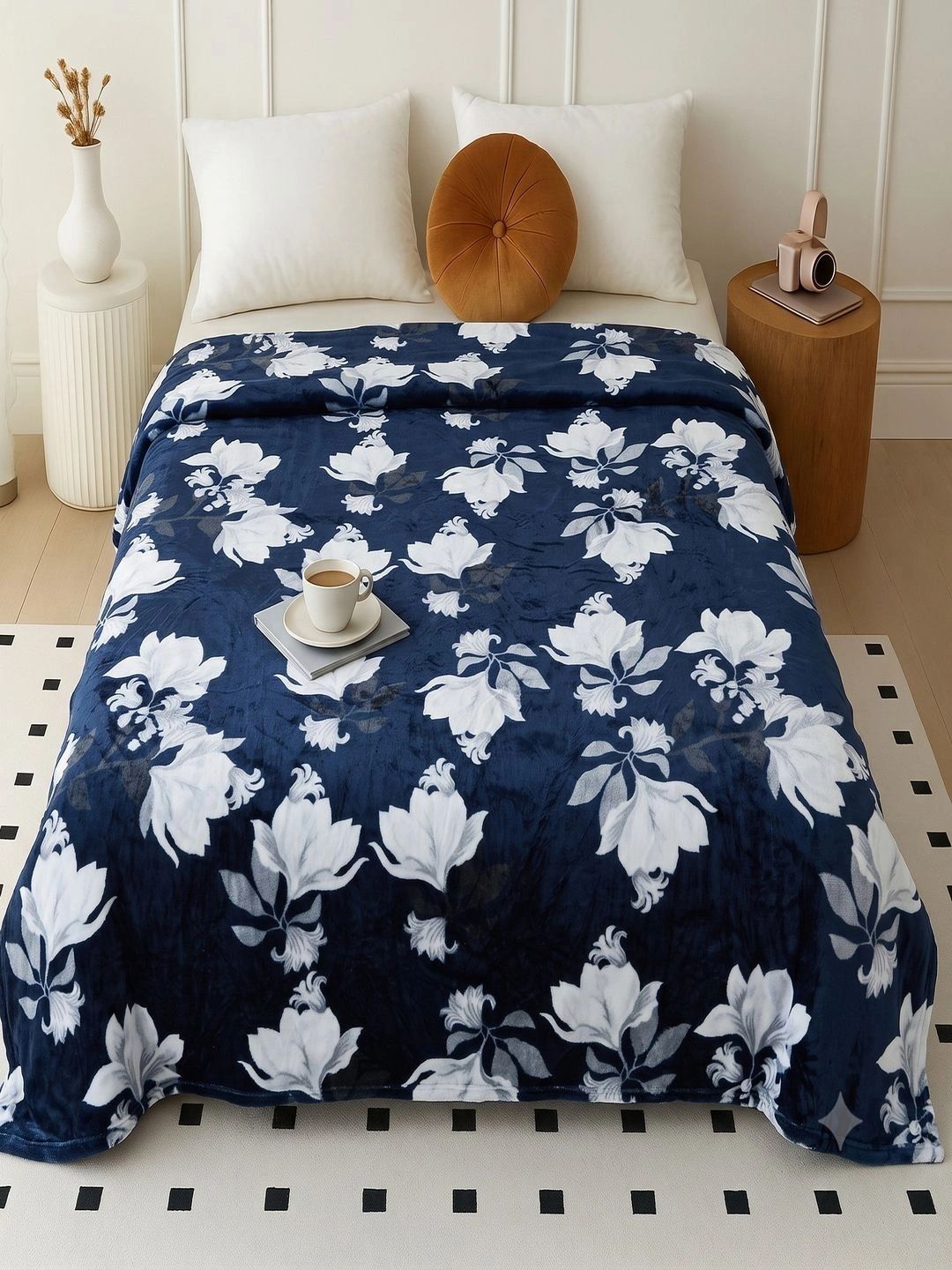 Threadwear Blue Floral Woollen Heavy Winter 350 GSM Blanket-image-33