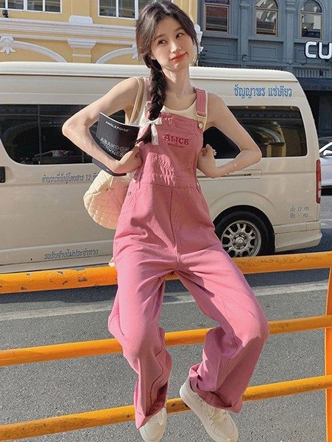 Suo Basic Jumpsuit with Embroidered-picture-36