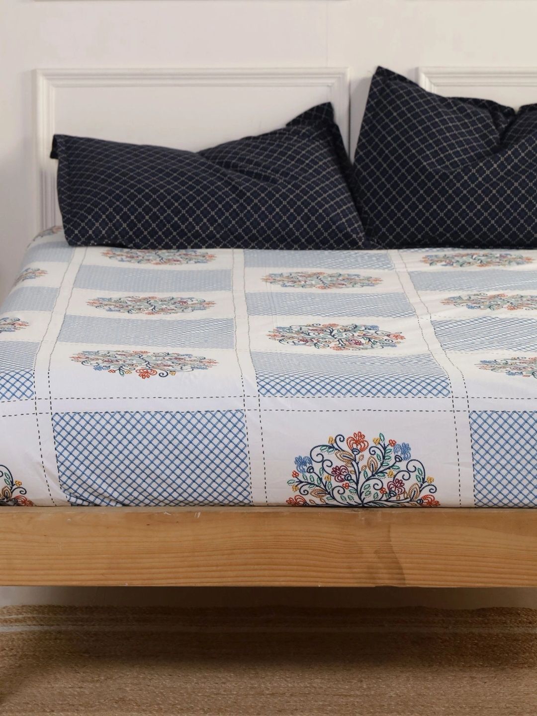 Homeful Style White & Blue Geometric 120 TC Queen Bedsheet with 2 Pillow Covers-picture-38