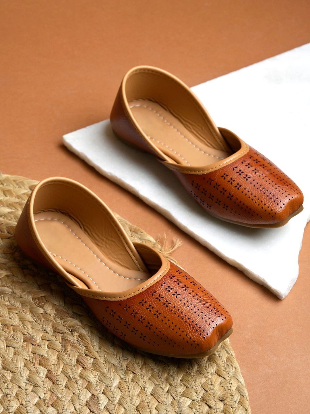 Shoetopia Girls Textured Ethnic Mojaris with Laser Cuts Flats-picture-22