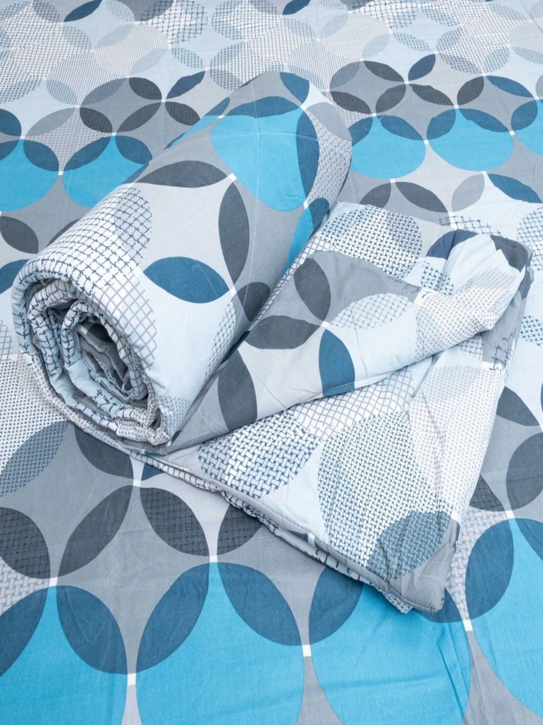 Threadwear Blue & Grey Geometric Polycotton 1 Piece Double Queen Regular Bedding Set-picture-53