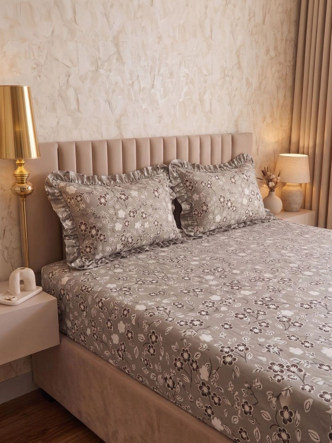 Aura Coffee Brown & Grey Floral 250 TC King Bedsheet with 2 Pillow Covers-image-11