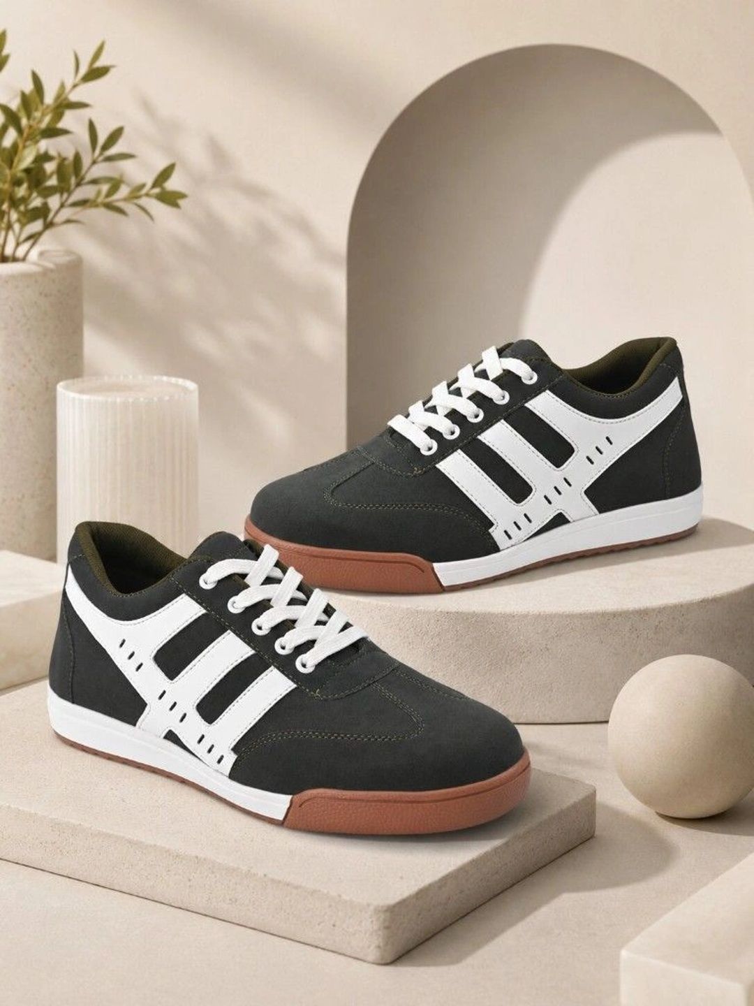 Roadster Men Colourblocked PU Sneakers-picture-13