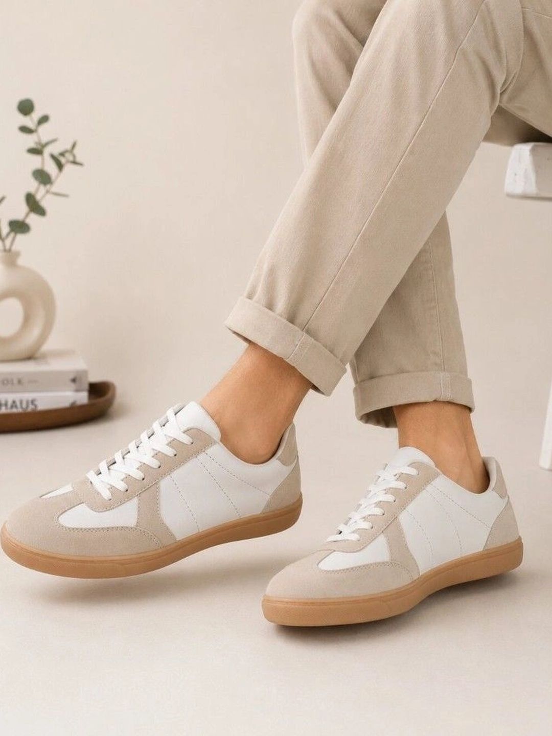 Roadster Men Colourblocked Suede Sneakers-image-36