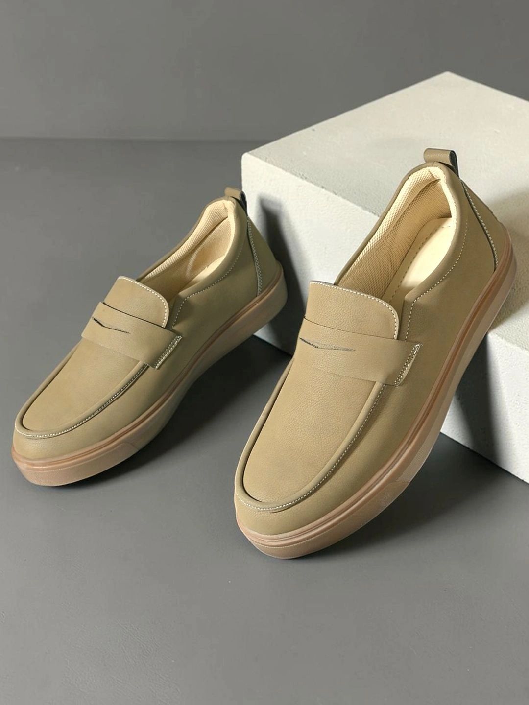 Roadster Men Nubuck Loafers-picture-28