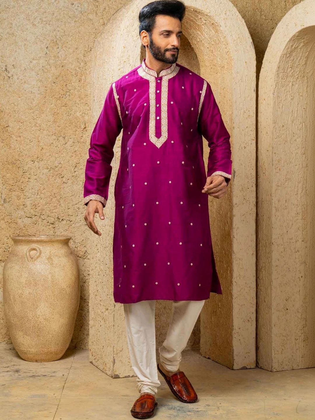 THE SHAHENSHA Men Ethnic Motifs Embroidered Regular Raw Silk Kurta with Pyjamas-picture-18
