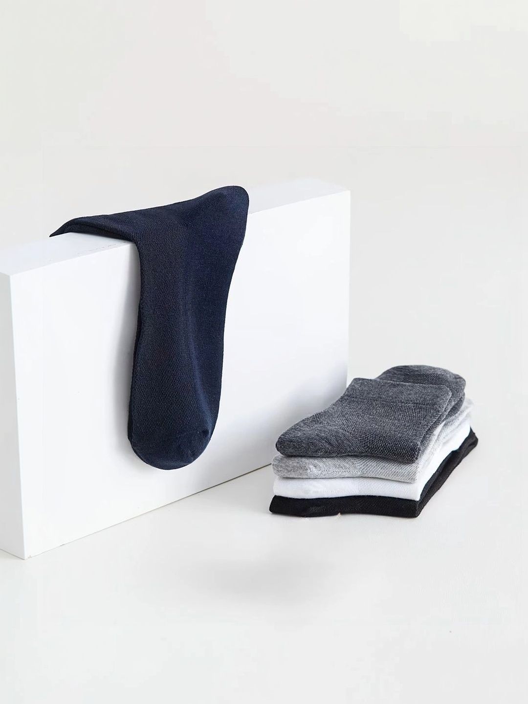 BEAR&BEYOND Men Pack of 5 Cotton Assorted Patterned Above Ankle Socks-image-40