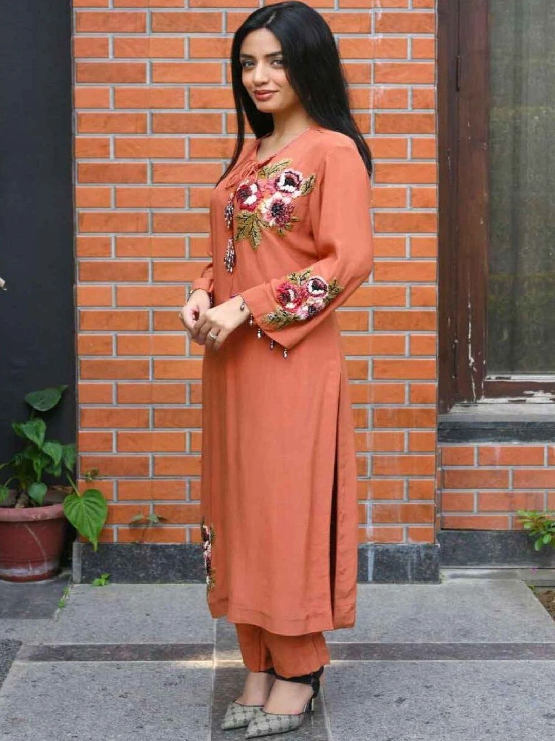 GULFIZAA Women Floral Embroidered Regular Thread Work Kurta with Trousers-image-37