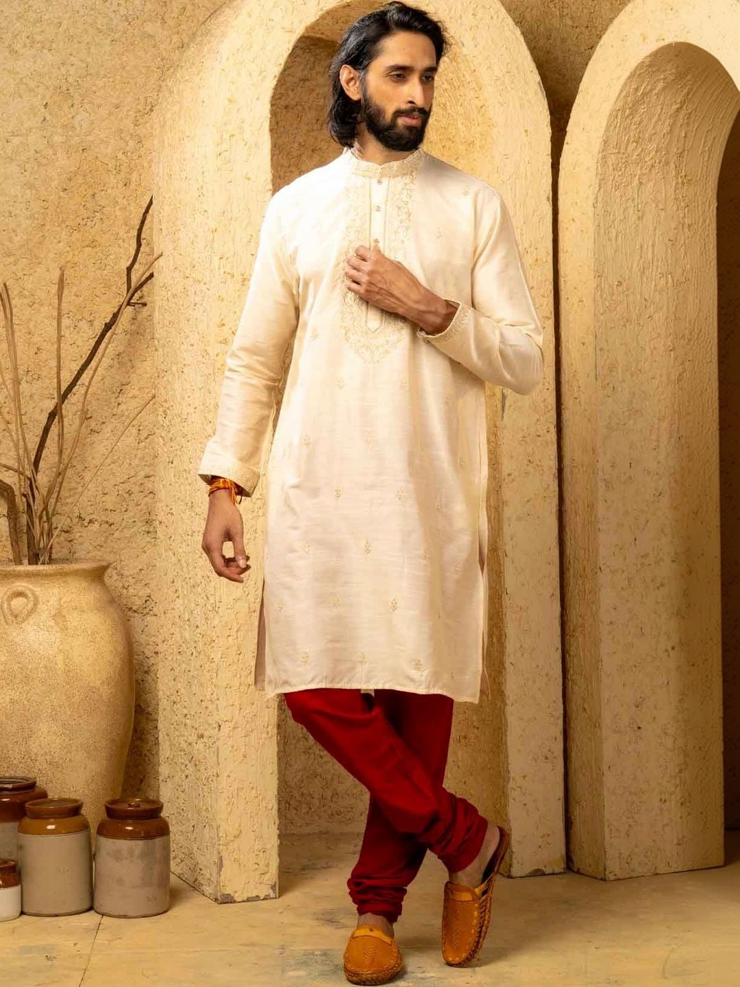 THE SHAHENSHA Men Ethnic Motifs Embroidered Regular Thread Work Raw Silk Kurta with Churidar-picture-48