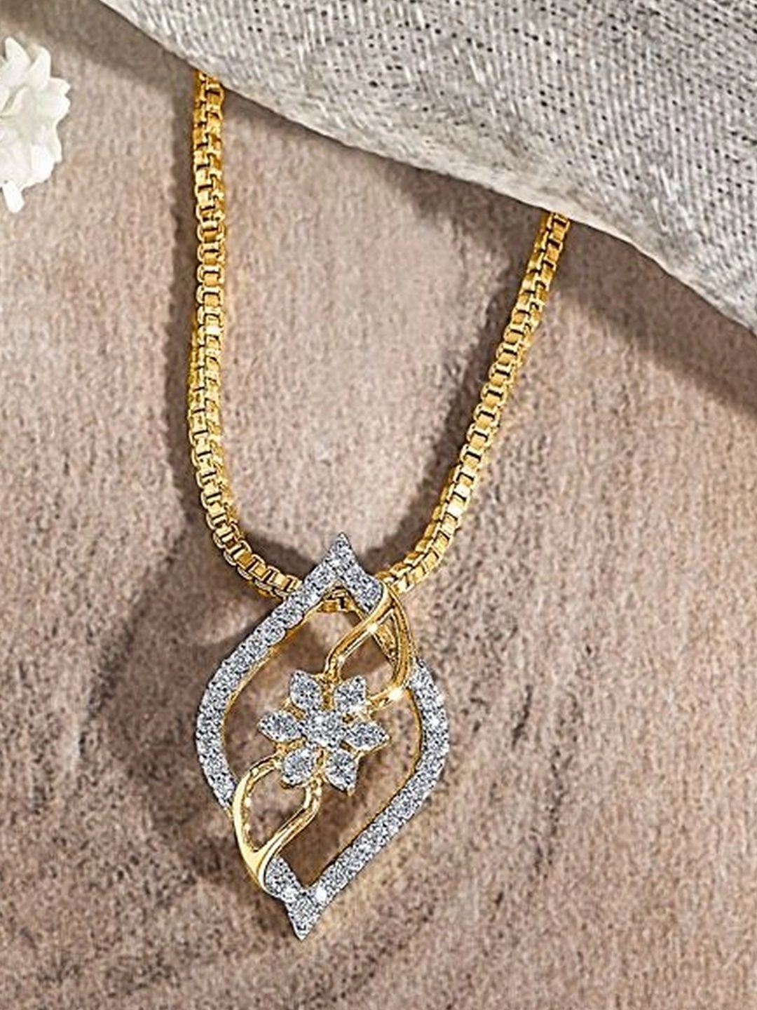 P N GADGIL JEWELLERS 14KT Gold Natural Diamond With 1 Carat Pendant Diamond-picture-13
