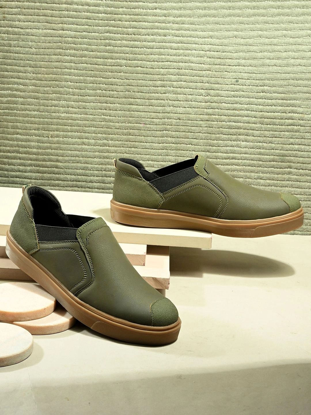 Roadster Men Nubuck Sneakers-picture-22