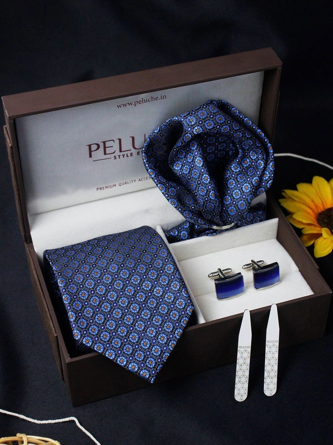 PELUCHE Men Printed Broad Tie-picture-21