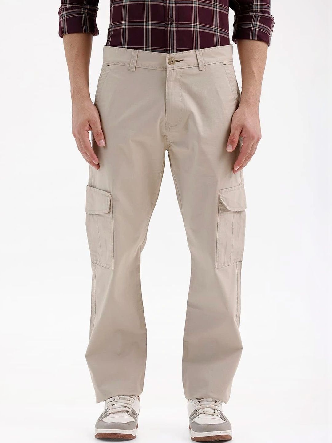 Basics Men Urban Loose Fit Trousers-picture-10
