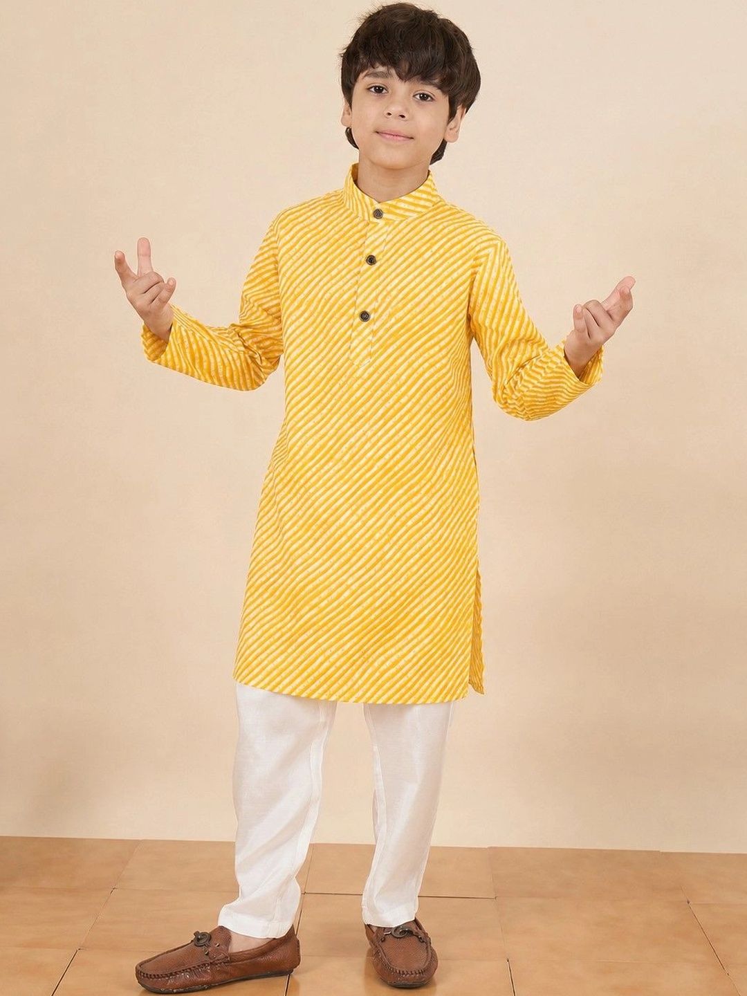 StyloBug Boys Leheriya Dyed Regular Pure Cotton Kurta with Pyjamas-picture-25