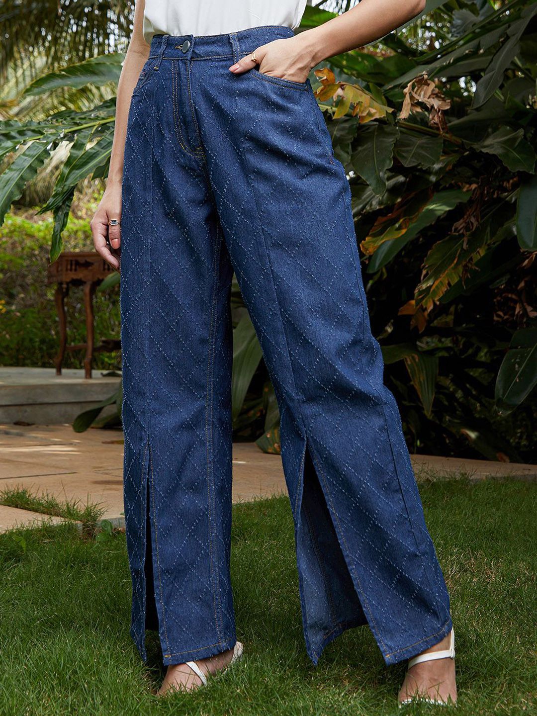 PINACOLADA  Women Comfort Relaxed Fit Mid-Rise Stretchable Jeans