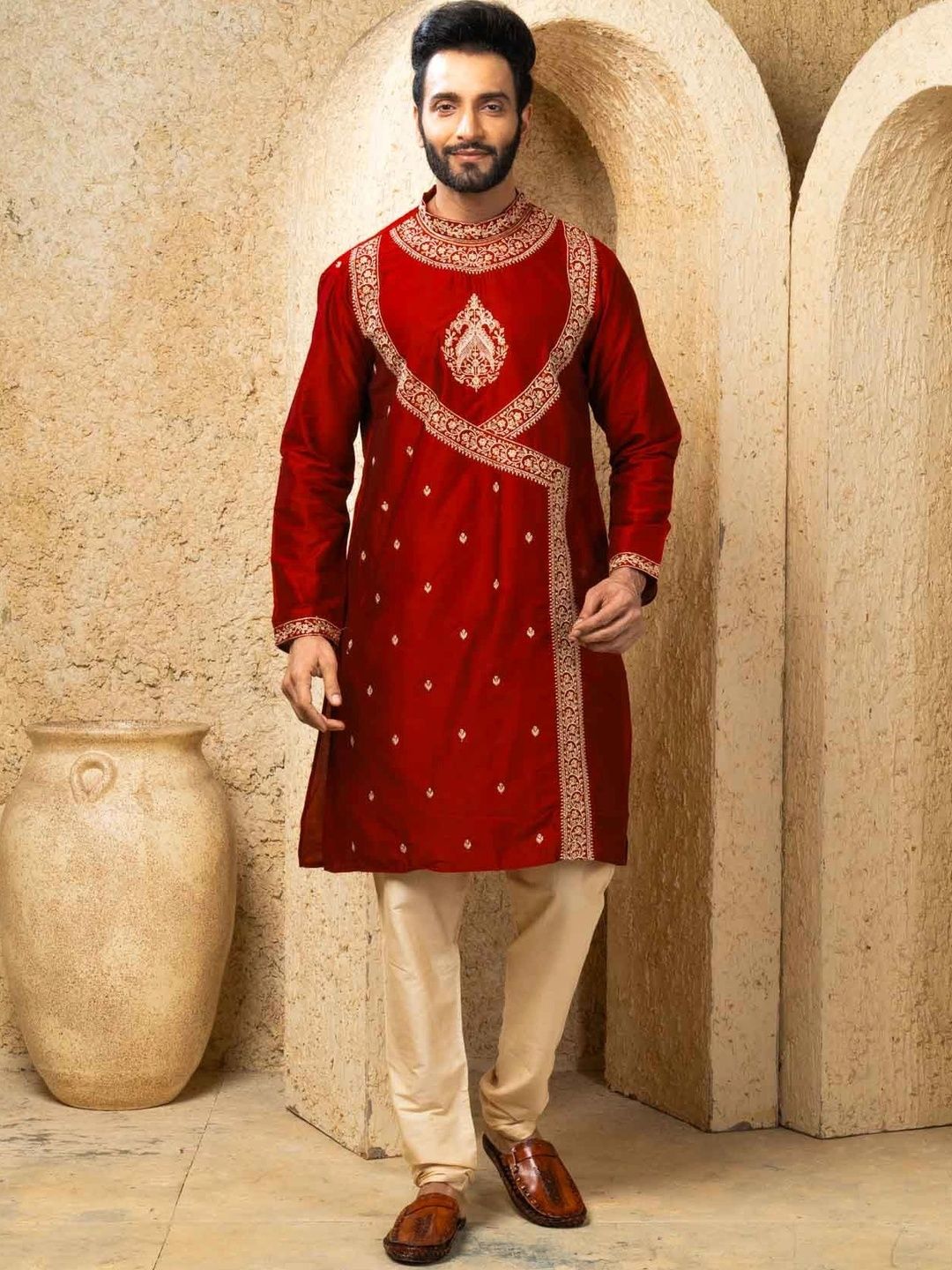 THE SHAHENSHA Men Embroidered Regular Raw Silk Kurta with Pyjamas-picture-16
