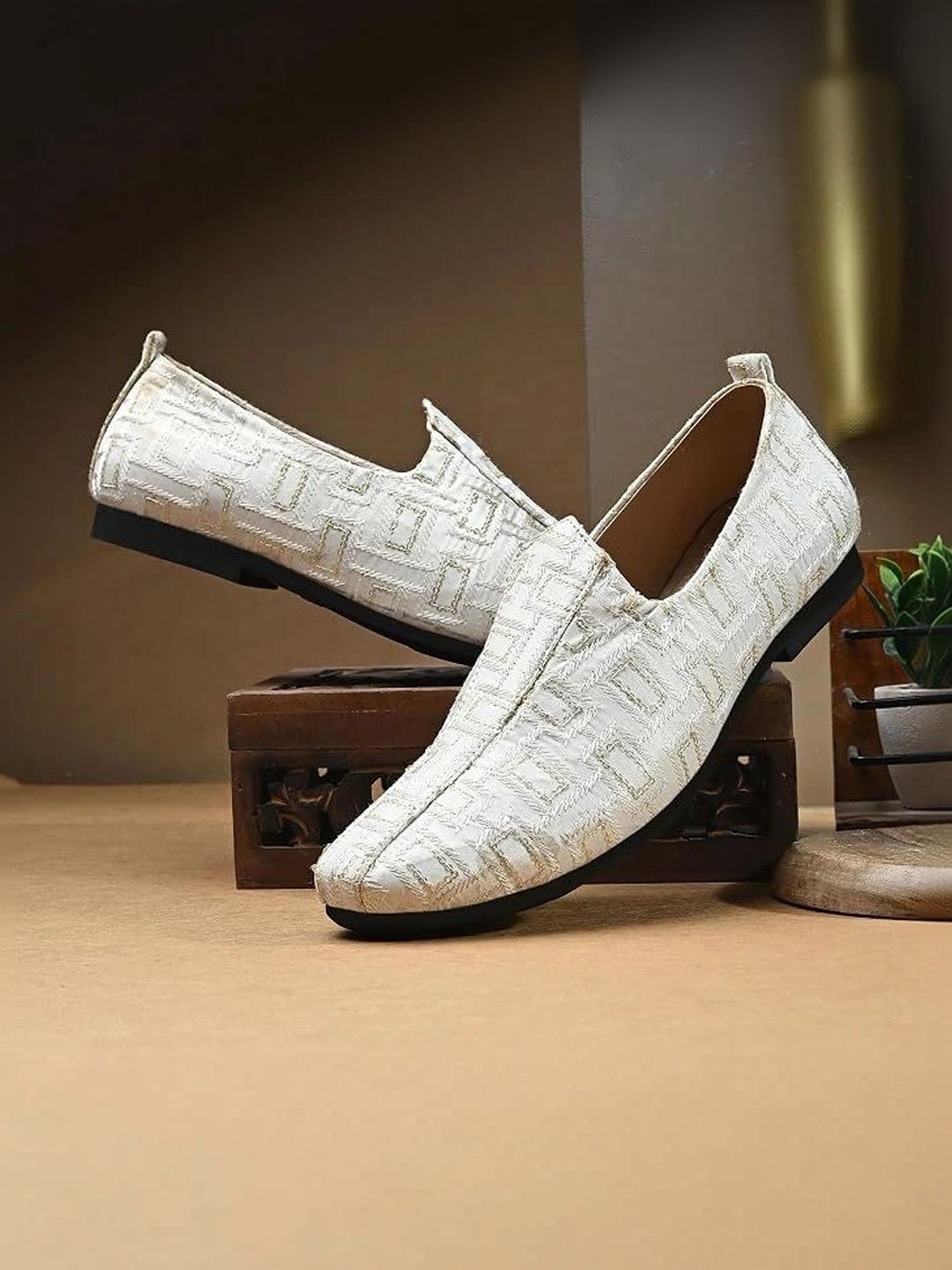 Vellinto Men Textured Suede Loafers-picture-13