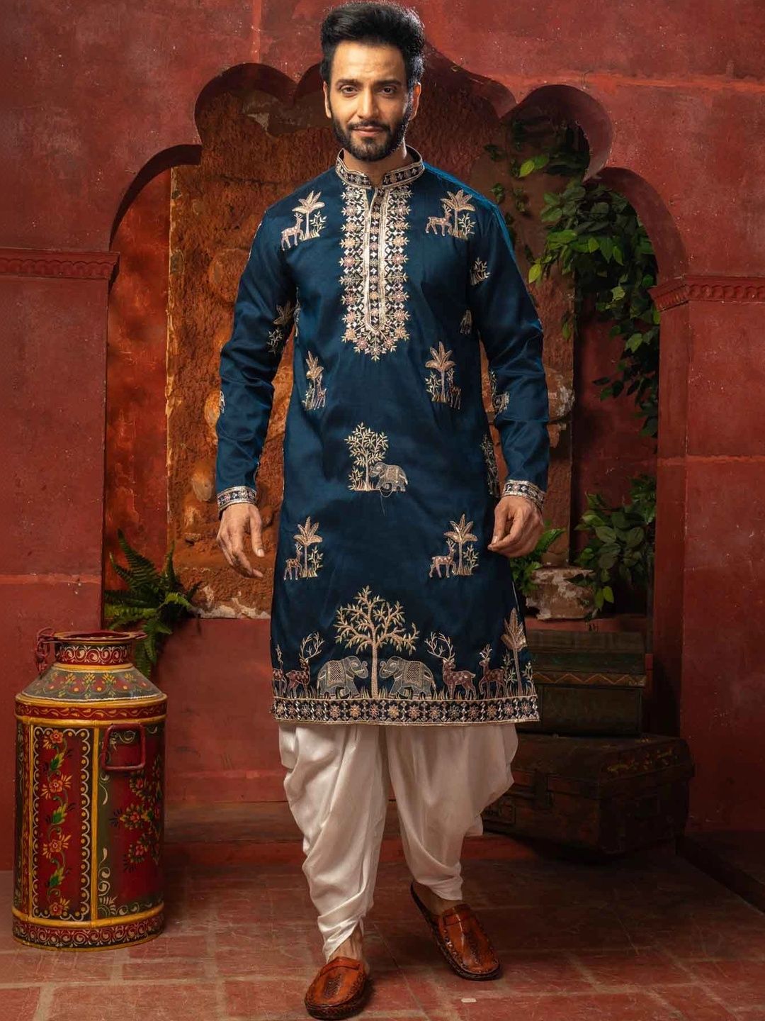 THE SHAHENSHA Men Ethnic Motifs Embroidered Regular Thread Work Raw Silk Kurta with Dhoti Pants-picture-39