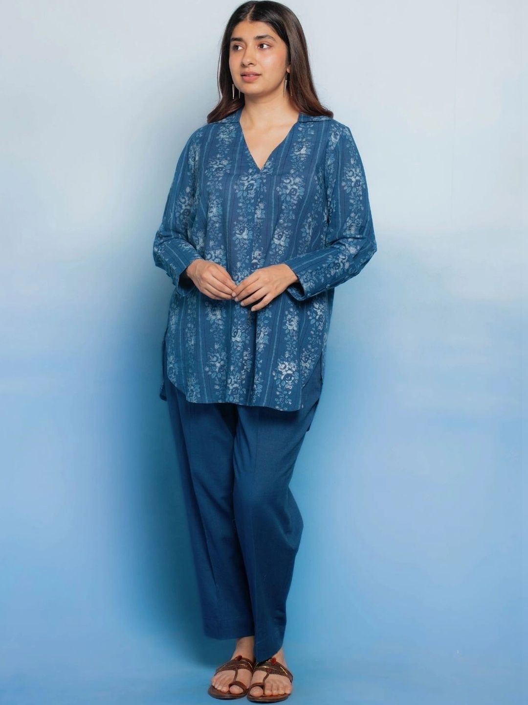 THE INDIAN ETHNIC CO Floral Printed V-Neck Pure Cotton Blend Kurti-picture-26