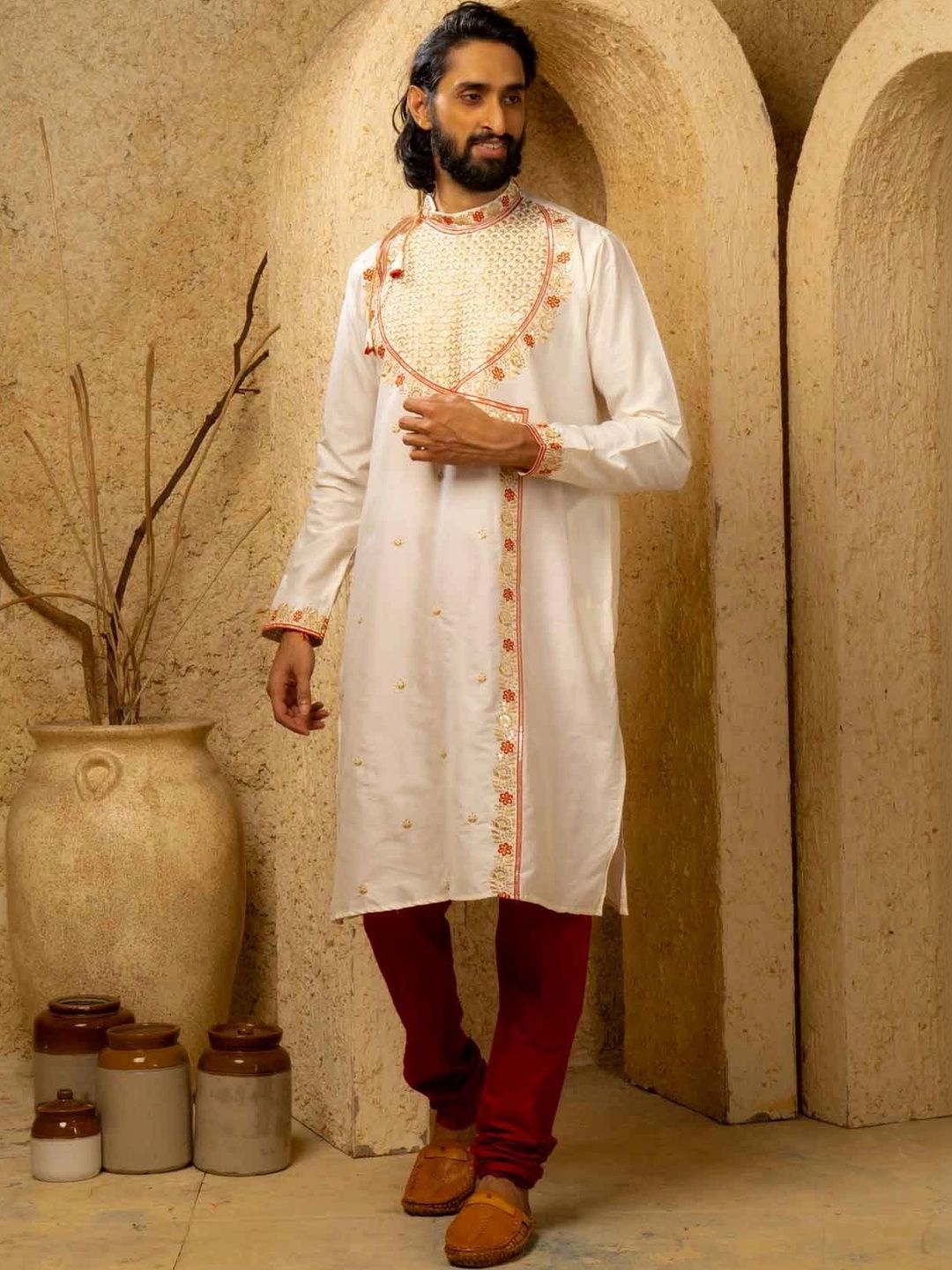 THE SHAHENSHA Men Ethnic Motifs Embroidered Angrakha Thread Work Raw Silk Kurta with Pyjamas-picture-11