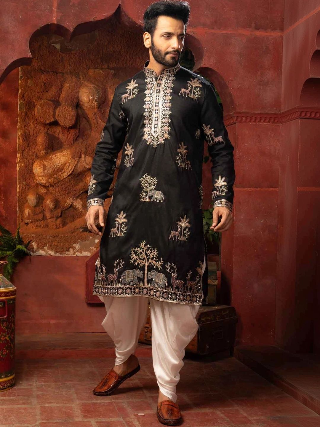 THE SHAHENSHA Men Ethnic Motifs Embroidered Regular Thread Work Raw Silk Kurta with Dhoti Pants-picture-23
