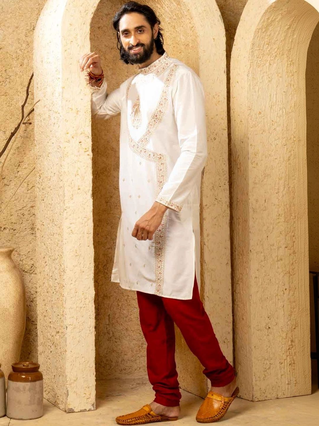 THE SHAHENSHA Men Ethnic Motifs Embroidered Regular Thread Work Raw Silk Kurta with Pyjamas-picture-13