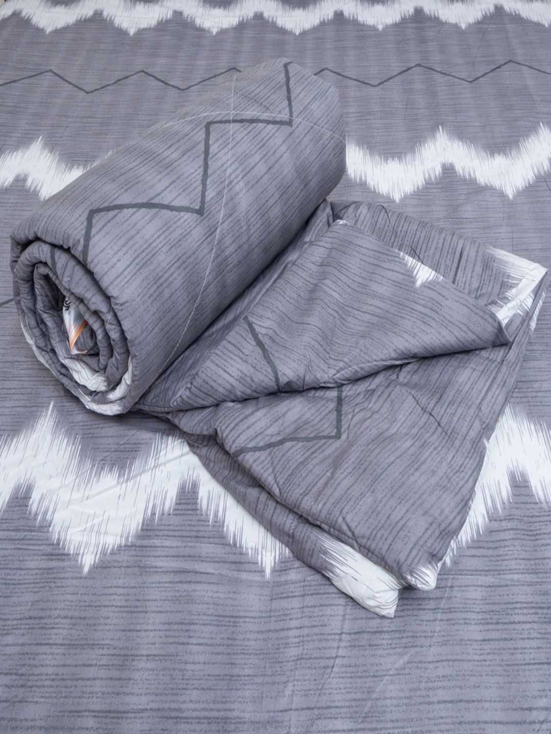 Threadwear Grey & White Quirky Polycotton 1 Piece Double Queen Regular Bedding Set-image-47