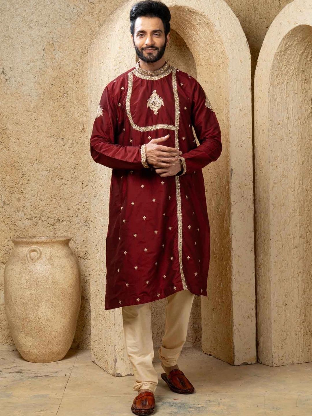 THE SHAHENSHA Men Ethnic Motifs Embroidered Angrakha Raw Silk Kurta with Pyjamas-picture-53