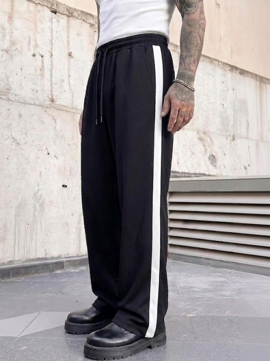 PROGENY Men Relaxed Fit Colourblocked Training Track Pants-picture-34