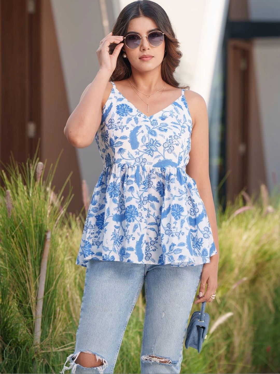 Sangria Floral Printed V-Neck Empire Kurti-picture-37