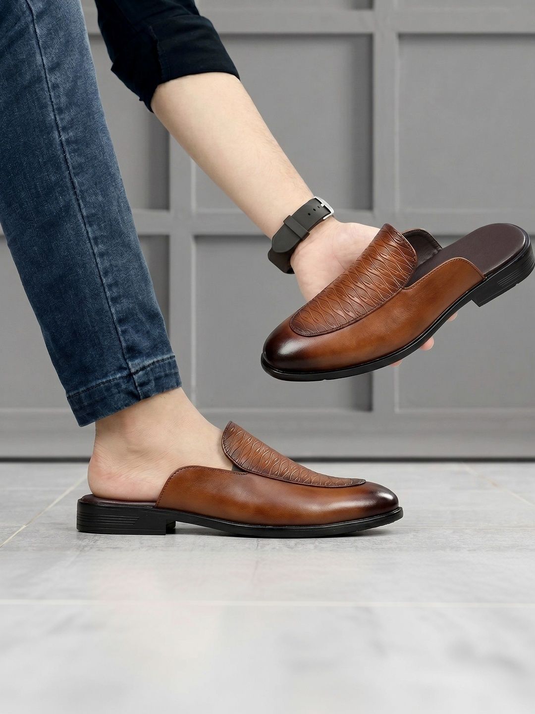 Anouk Men Textured Mules-picture-20
