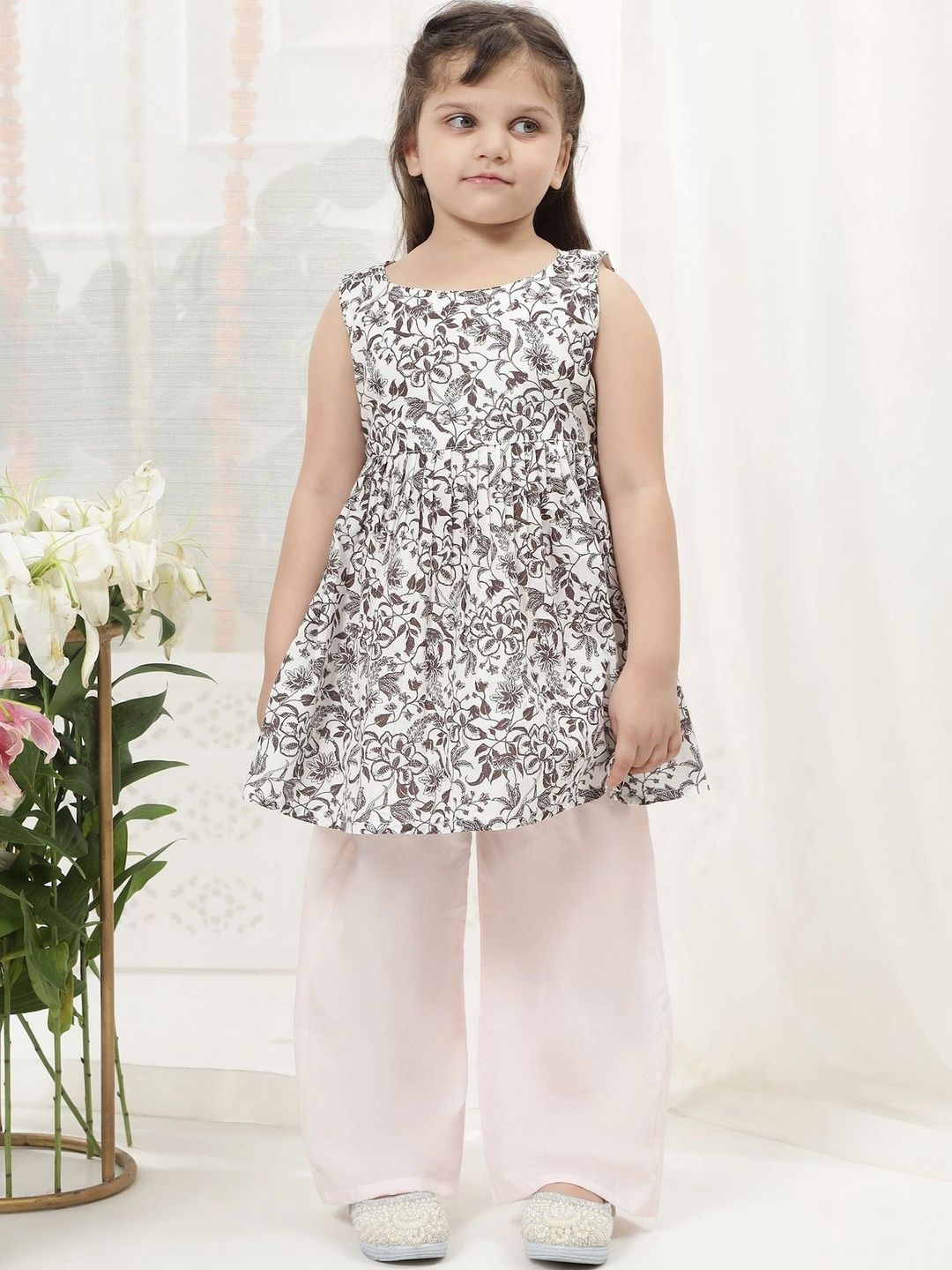 Little Bansi Girls Printed Regular Pure Cotton Kurta with Pyjamas-picture-36