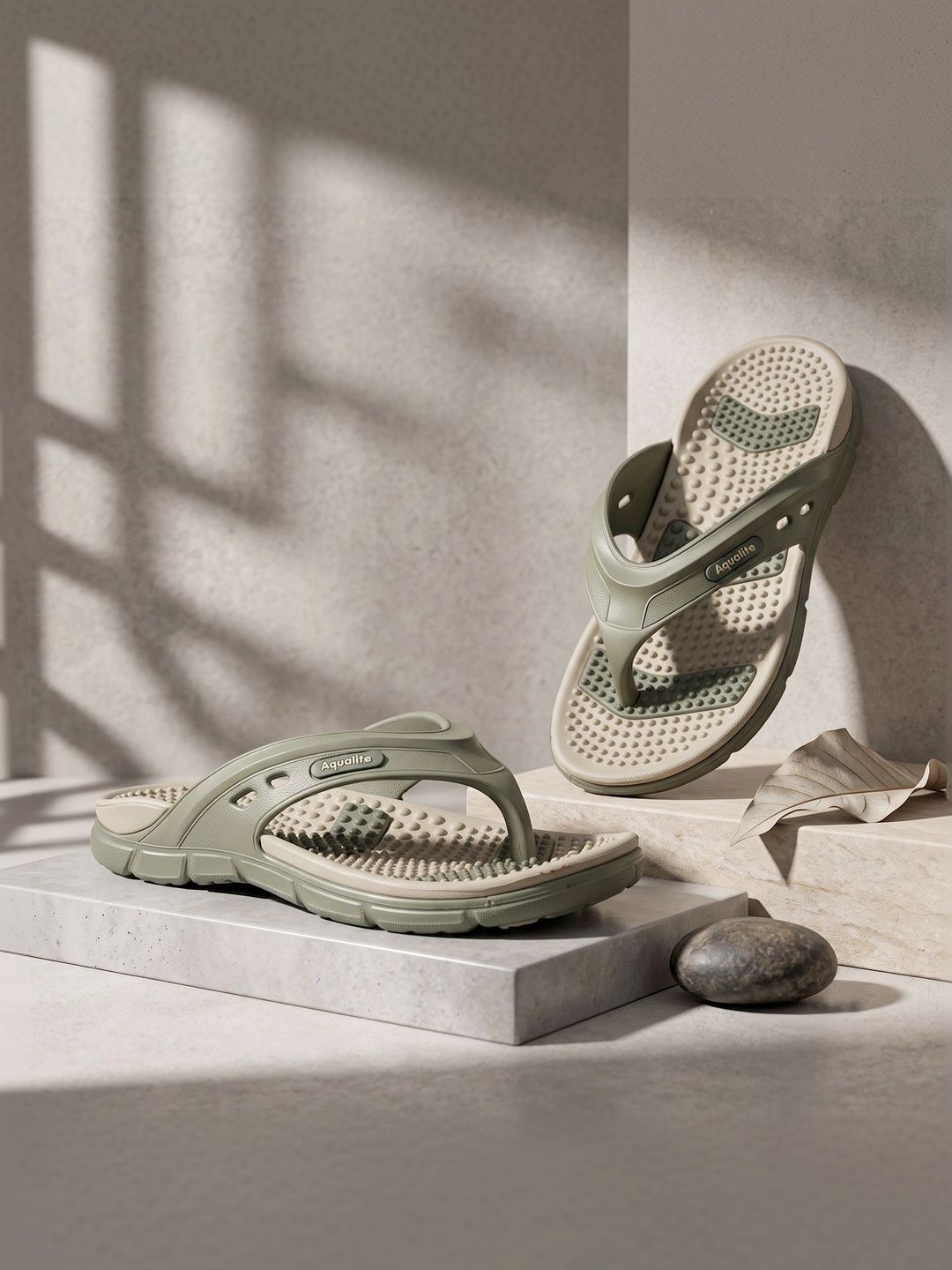 Aqualite Men Colourblocked Thong Flip-Flops-picture-33