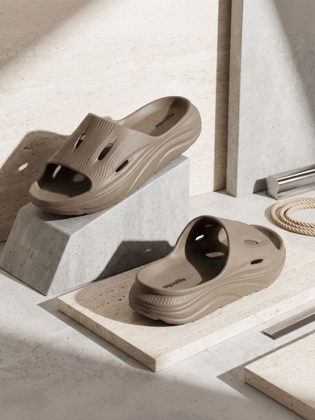 Aqualite Men Sliders-picture-14