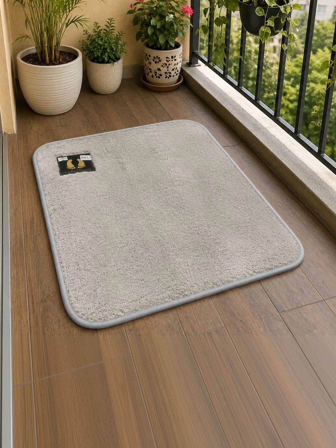 SANJHI KALAKRITI Off-white Microfiber Anti Skid Doormat-image-29